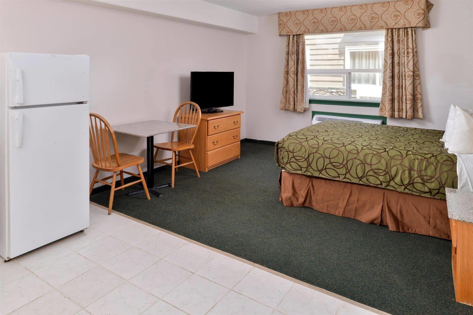 Canadas Best Value Inn Valemount Εξωτερικό φωτογραφία